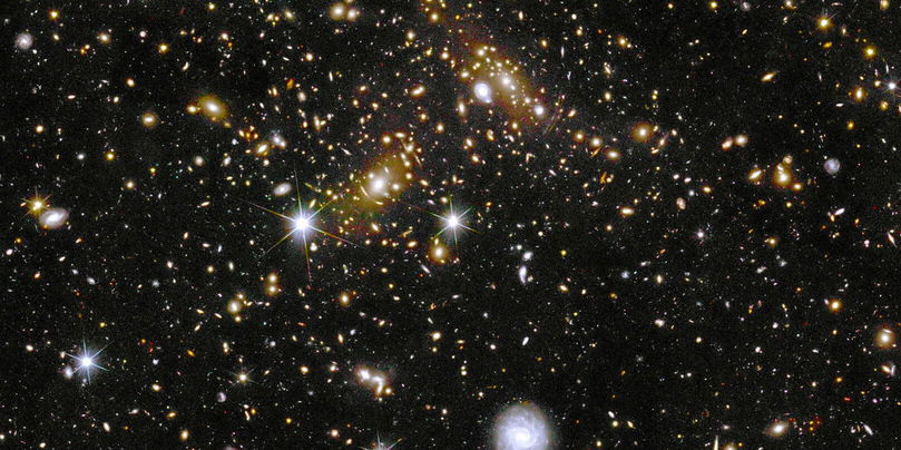 Une explosion spatiale d'une nature particulière a été observée en 2018, à 200 millions d'années-lumière de la Terre. 
