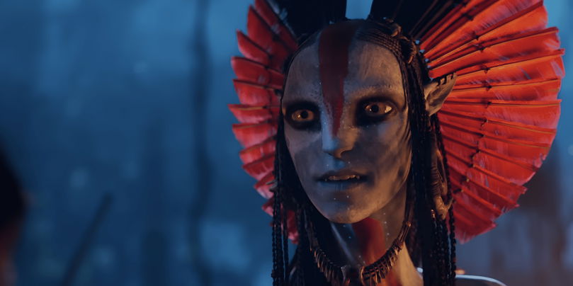 Oona Chaplin campera Varang, cheffe du Peuple des Cendres.
