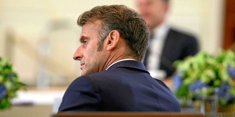 Face à la rumeur, Emmanuel Macron a choisi de contre-attaquer, risquant l’effet Streisand.