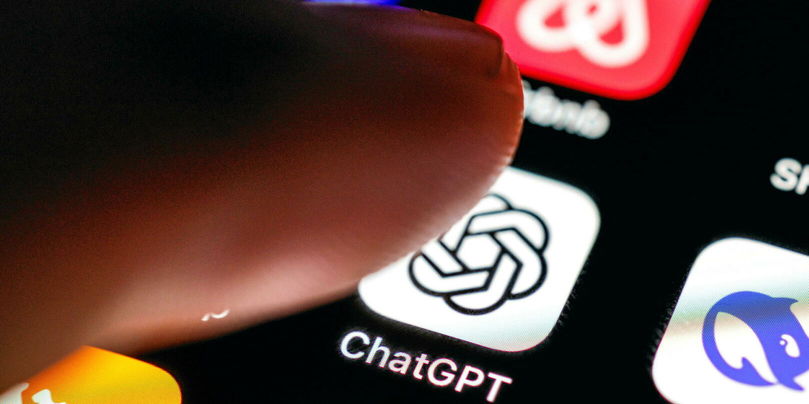 D'après deux chercheurs de Princeton, l'IA suivra probablement la voie de toutes les révolutions technologiques qui ont marqué l'histoire jusqu'ici.
